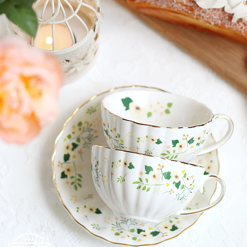 Coffee Cup with Spoon English Afternoon Camellia Cup Coffee Cup Saucer European Small Luxury Household Cup
Coffee Cup with Spoon English Afternoon Camellia Cup Coffee Cup Saucer European Small Luxury Household Cup