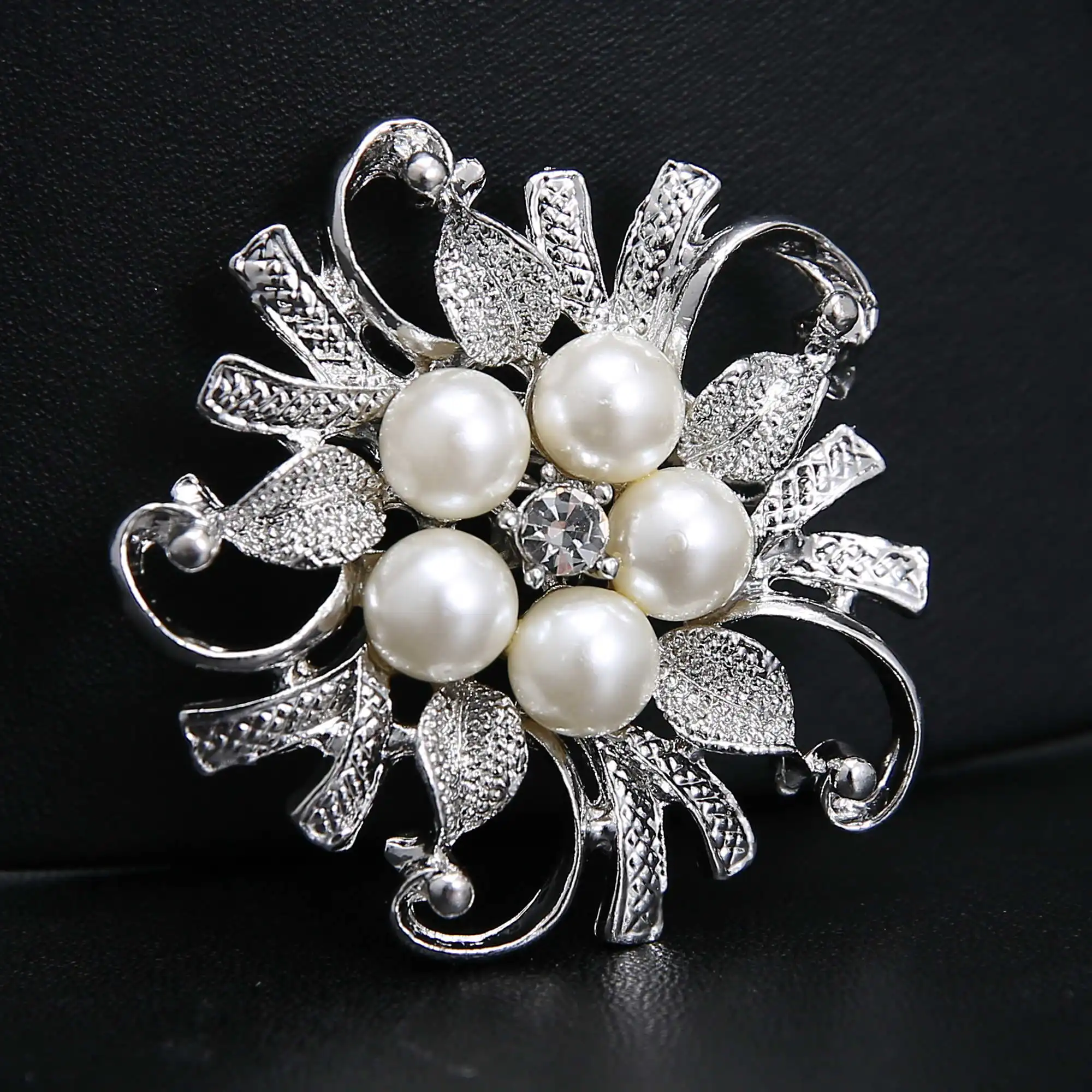 Korean Fashion Silver Plated Wedding Brooches Simulated Pearl Brooch Flower Collar Dressing Hijab Pins Fashion Jewelry
Korean Fashion Silver Plated Wedding Brooches Simulated Pearl Brooch Flower Collar Dressing Hijab Pins Fashion Jewelry
