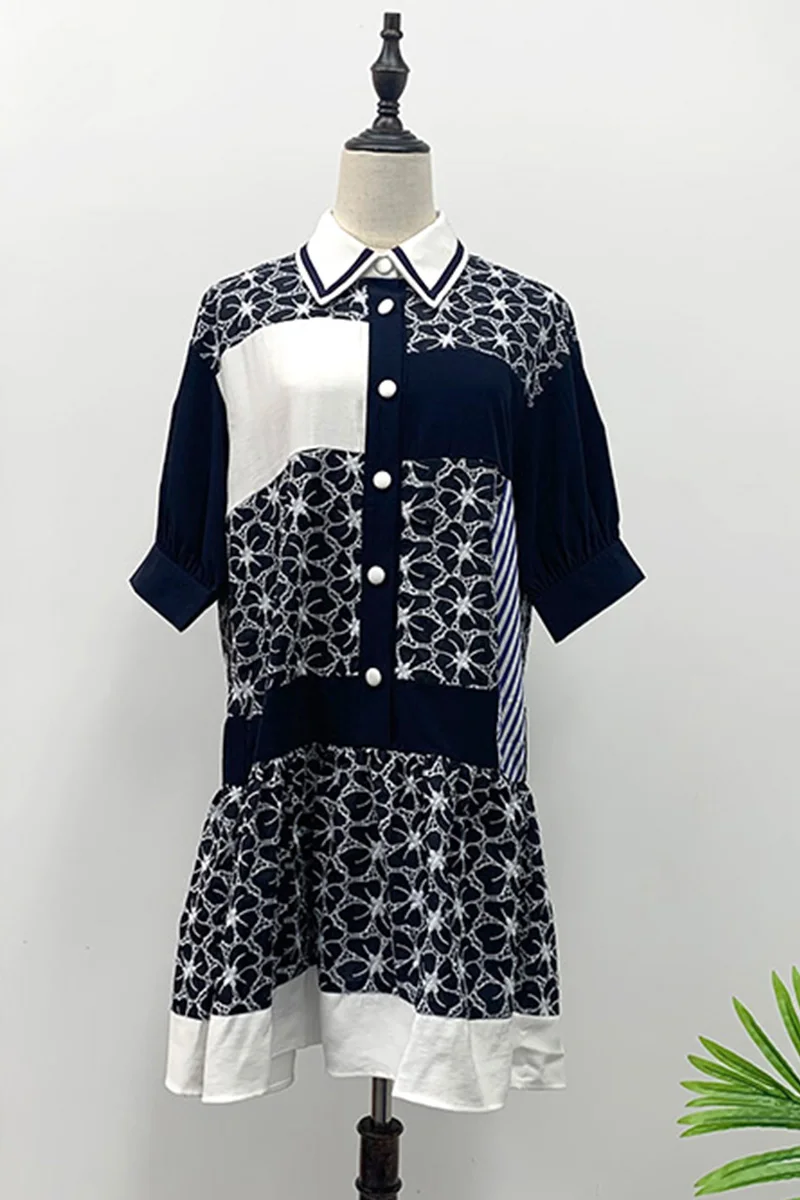 2021 Irregular Stitching Printing Dress Woman Polo Neck Short Sleeve Dress Female Contrast Color Large Swing Shirt Dress 
2021 Irregular Stitching Printing Dress Woman Polo Neck Short Sleeve Dress Female Contrast Color Large Swing Shirt Dress