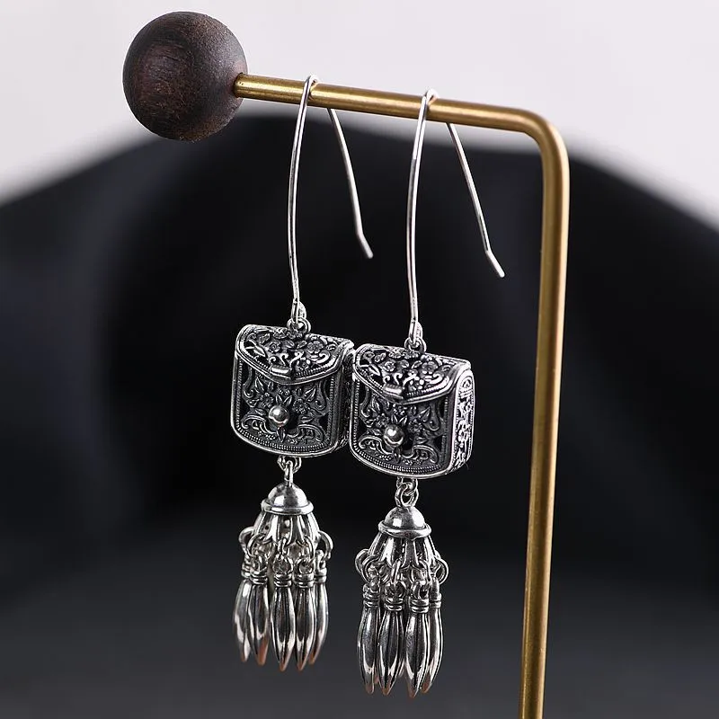 925 Sterling Silver Hollwed Tassel Drop Earring Woman Retro Tassel Sachet Dangle Earring Women Elegant Jewelry Gift
925 Sterling Silver Hollwed Tassel Drop Earring Woman Retro Tassel Sachet Dangle Earring Women Elegant Jewelry Gift