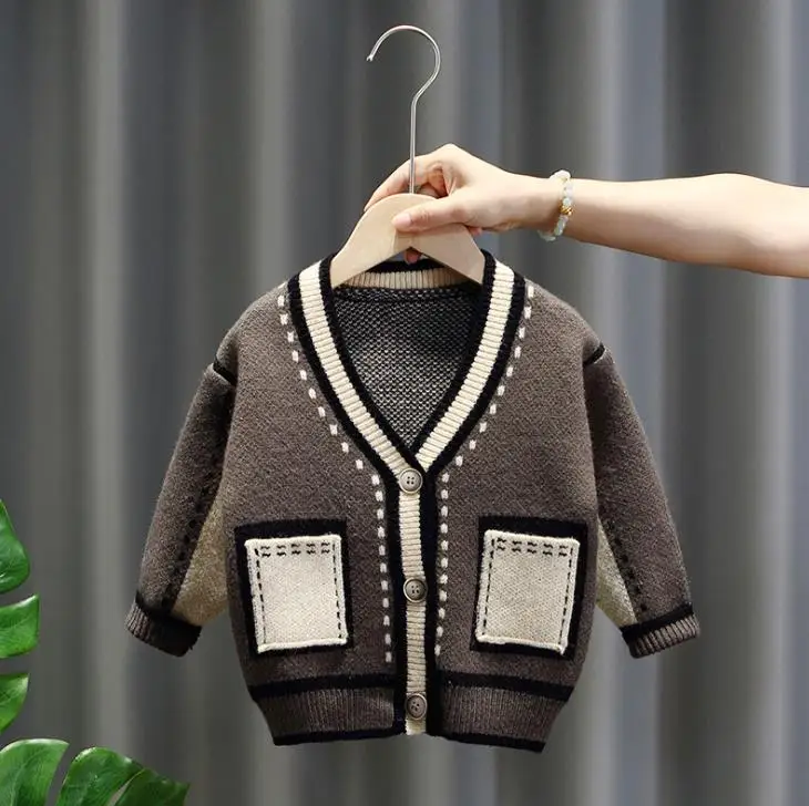 Детский однобортный Кардиган с V-образным вырезом и длинным рукавом 
Детский однобортный Кардиган с V-образным вырезом и длинным рукавом
