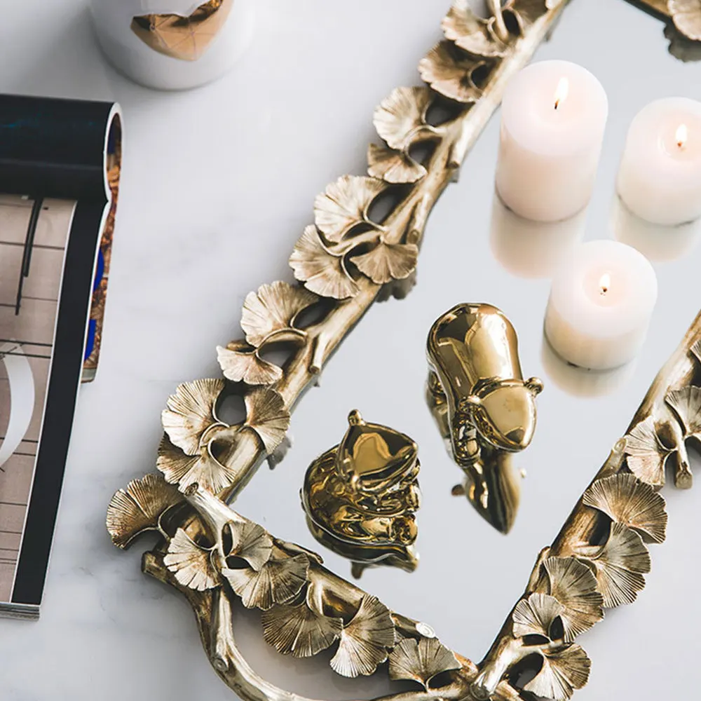 1Pc Rectangular Gingko Leaf Retro Carved Tray Mirror Tea Fruit Dessert Coffee Dessert Table Storage Tray(Golden) 
1Pc Rectangular Gingko Leaf Retro Carved Tray Mirror Tea Fruit Dessert Coffee Dessert Table Storage Tray(Golden)