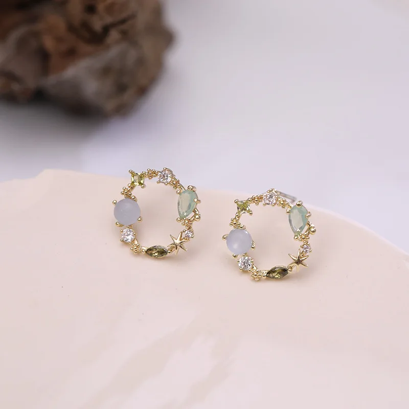 2020 New Elegant Korean Zirconia Circle Stud Earrings For Women Fashion Cute Shiny Zircon Party Bijoux Brincos Jewelry Gifts
2020 New Elegant Korean Zirconia Circle Stud Earrings For Women Fashion Cute Shiny Zircon Party Bijoux Brincos Jewelry Gifts
