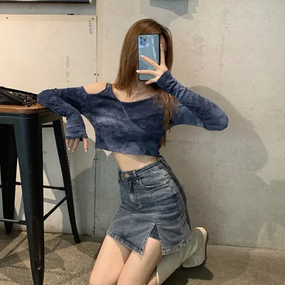 Осенняя Дизайнерская футболка с длинным рукавом и открытыми плечами, женский топ с диагональным воротником и длинным рукавом
Осенняя Дизайнерская футболка с длинным рукавом и открытыми плечами, женский топ с диагональным воротником и длинным рукавом