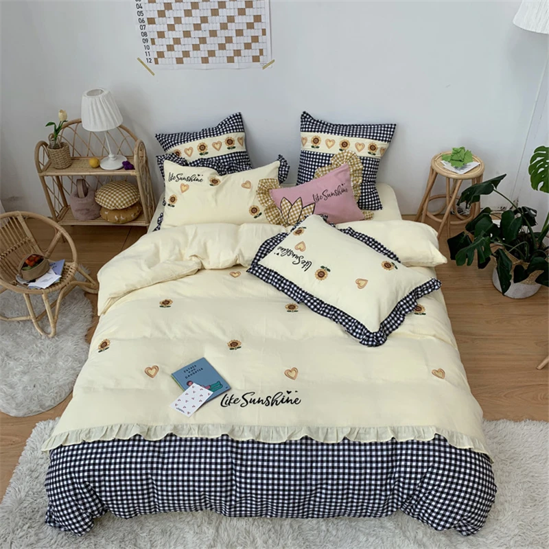 Комплект постельного белья из чистого хлопка, двухслойная пряжа, простыня с вышивкой, пододеяльник, удобная мягкая Корейская формула, домаш...
Комплект постельного белья из чистого хлопка, двухслойная пряжа, простыня с вышивкой, пододеяльник, удобная мягкая Корейская формула, домаш...