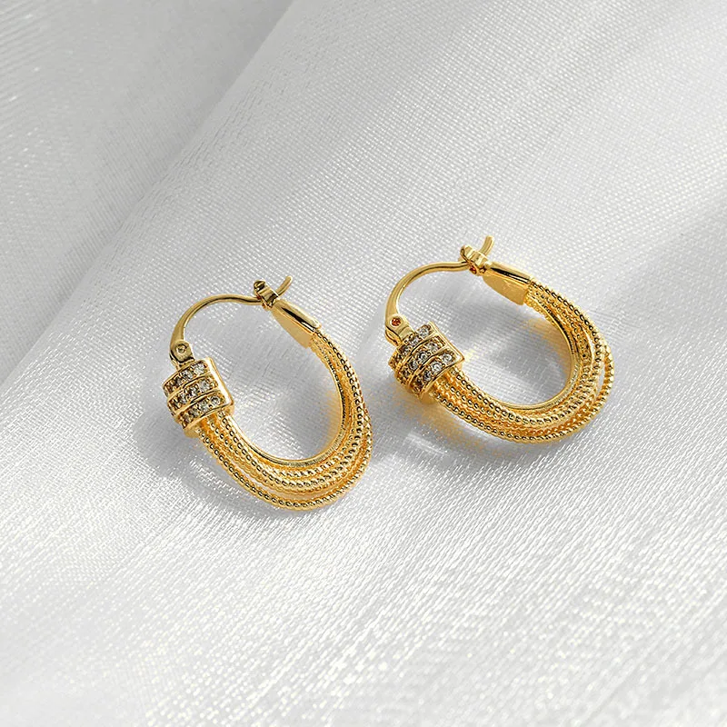 2021 Trend New Designer Hoop Dearrings Gold-Color Women Fashion Unusual Ear Jewelry Beautiful Elegant Female Piercing Accessory
2021 Trend New Designer Hoop Dearrings Gold-Color Women Fashion Unusual Ear Jewelry Beautiful Elegant Female Piercing Accessory