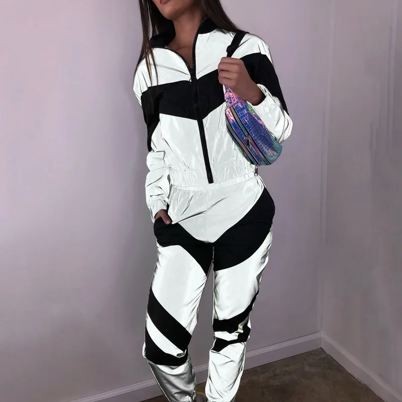 Women Tracksuits 2 Piece Set Reflective Crop Top Pants Fashion 2020 Ladies Loose Zipper Jacket Coat Trouser Suit
Women Tracksuits 2 Piece Set Reflective Crop Top Pants Fashion 2020 Ladies Loose Zipper Jacket Coat Trouser Suit