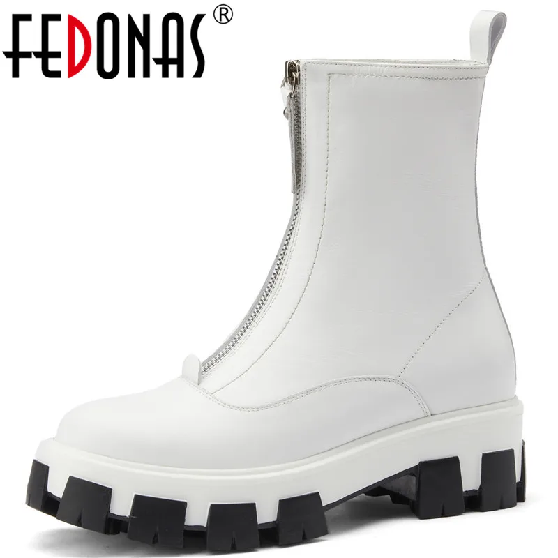 FEDONAS Platform Chelsea Boots Women Autumn Winter Genuine Leather Chunky Heels Ankle Bots 2021 New Casual Working Shoes Woman 
FEDONAS Platform Chelsea Boots Women Autumn Winter Genuine Leather Chunky Heels Ankle Bots 2021 New Casual Working Shoes Woman
