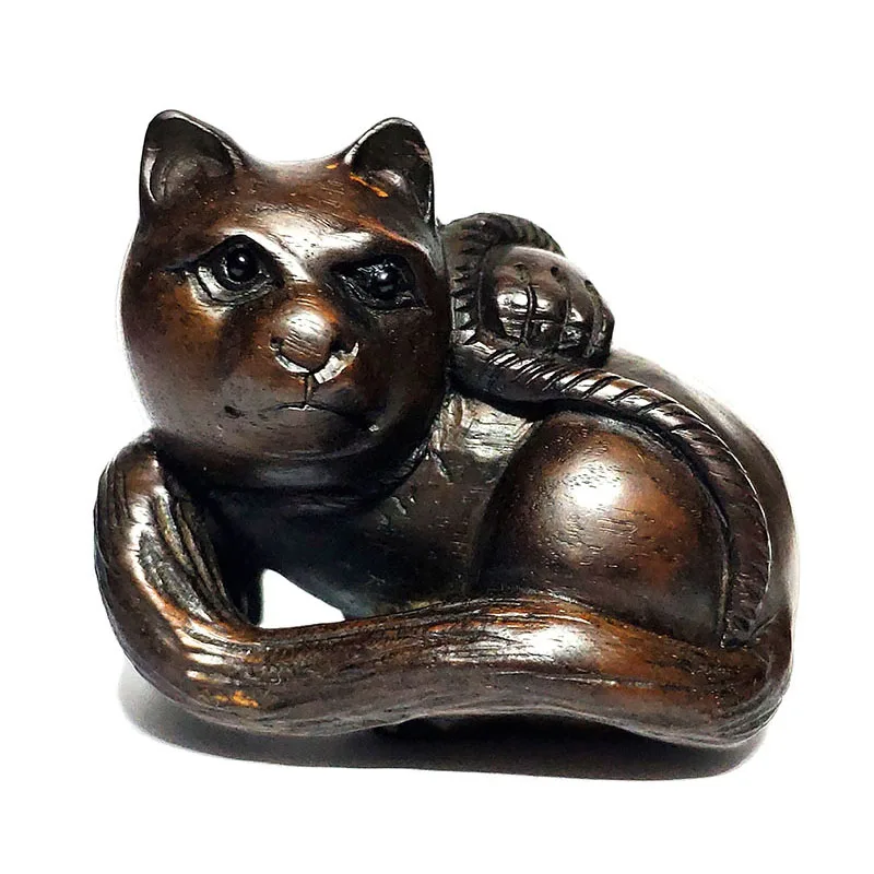 Y6168 - Collectible 20 Years Old 2" Hand Carved Ebony Ironwood Netsuke - Cat
Y6168 - Collectible 20 Years Old 2" Hand Carved Ebony Ironwood Netsuke - Cat