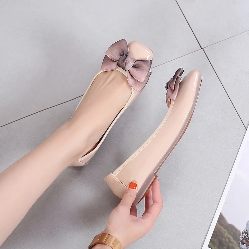 Fashion Pointed Toe Women Flats Shoes Bow Women Shoes Patent Leather Casual Single Summer Ballerina Shallow Mouth Shoes
Fashion Pointed Toe Women Flats Shoes Bow Women Shoes Patent Leather Casual Single Summer Ballerina Shallow Mouth Shoes