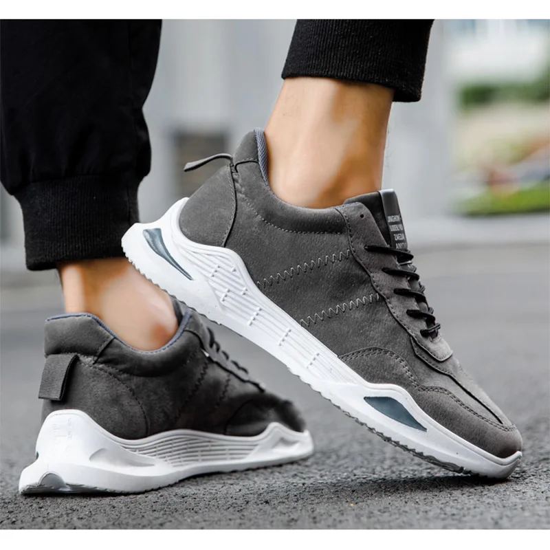 Men's leather lace-up shoes comfortable soft men's shoes outdoor British fashion men's high-top sneakers casual shoes 
Men's leather lace-up shoes comfortable soft men's shoes outdoor British fashion men's high-top sneakers casual shoes