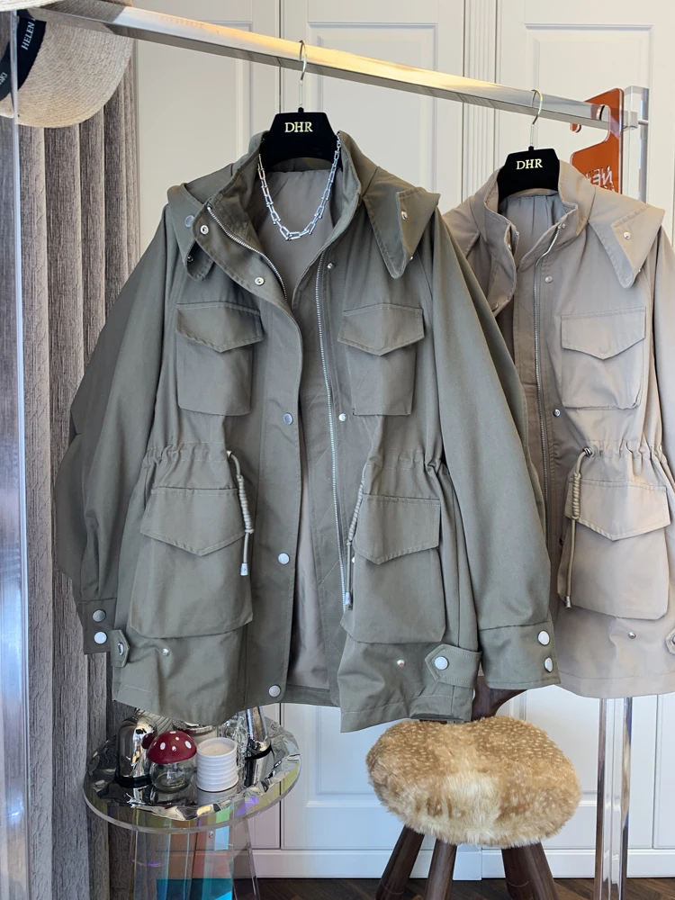 SuperAen ретро текстура твил стенд оснастки ветровка для женщин сплошной длинный с капюшоном весна осень куртки на кулиске 
SuperAen ретро текстура твил стенд оснастки ветровка для женщин сплошной длинный с капюшоном весна осень куртки на кулиске