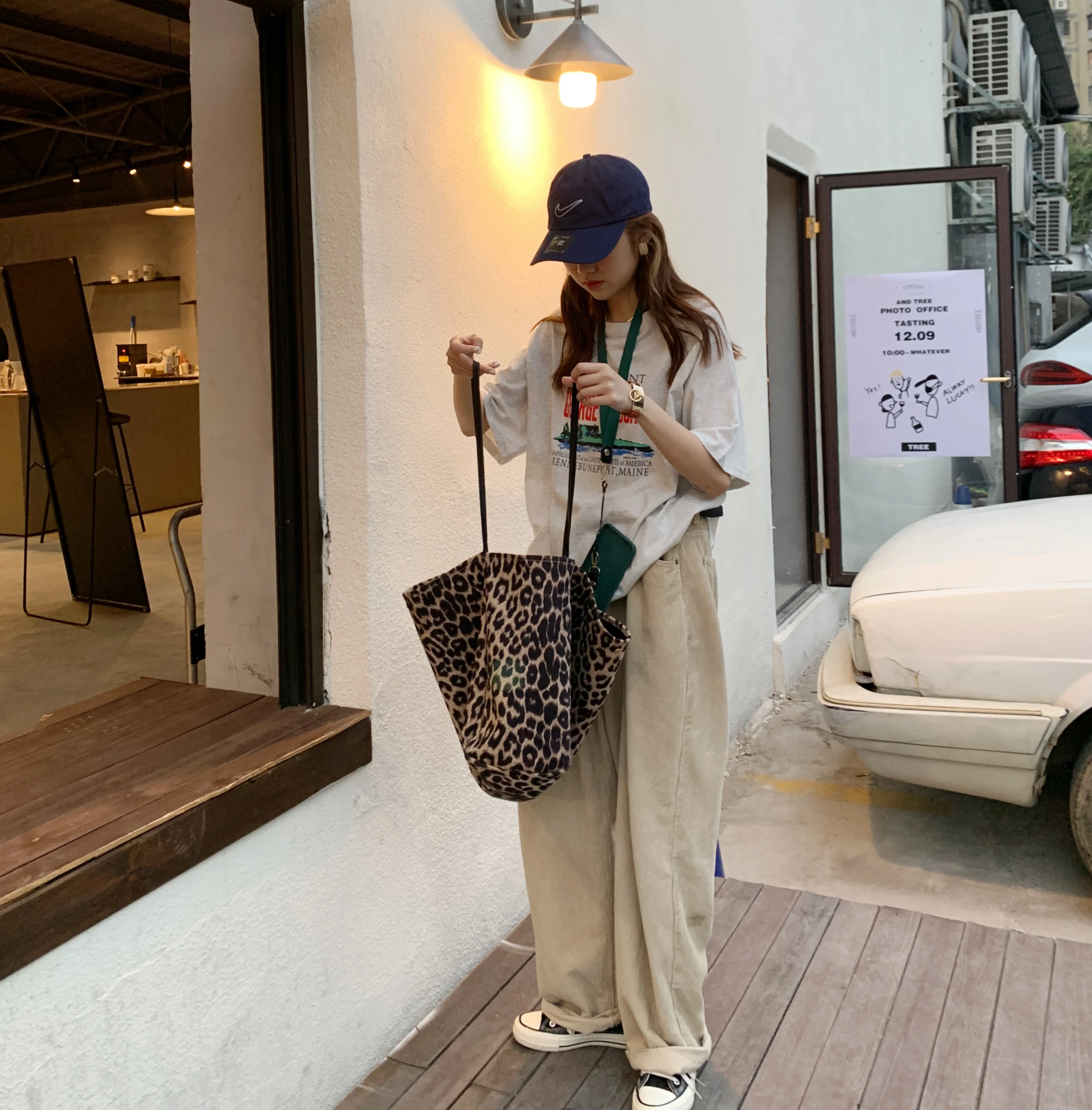 2021 summer women blue t shirt Korean basic loose letter printed cotton short sleeve T-shirt
2021 summer women blue t shirt Korean basic loose letter printed cotton short sleeve T-shirt