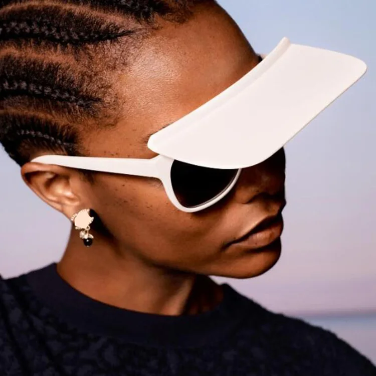Ladies Travel Sunshade Retro Flip Sunglasses Luxury Brand Designer Fashion Square Ladies Men's Popular Gradient Sunglasses UV400
Ladies Travel Sunshade Retro Flip Sunglasses Luxury Brand Designer Fashion Square Ladies Men's Popular Gradient Sunglasses UV400