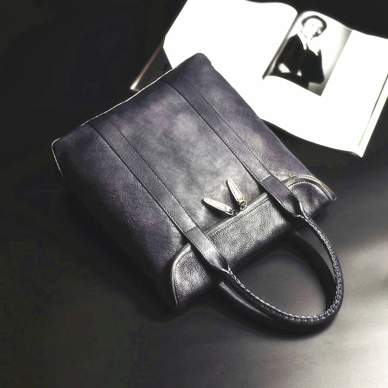 Retro literary vegetable tanned leather men's bag vertical handbag men's leather briefcase large capacity bag
Retro literary vegetable tanned leather men's bag vertical handbag men's leather briefcase large capacity bag