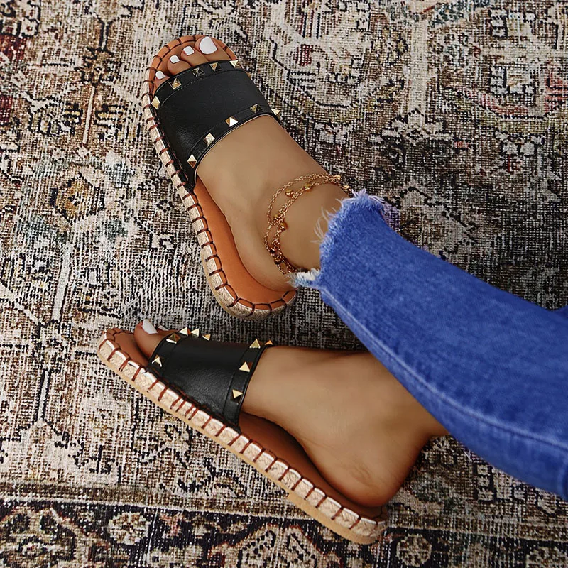 Oversize Women Slippers Summer 2021 Europe America New Weave Rivet A Word Sandy Beach Color Contrast Splicing Sandals
Oversize Women Slippers Summer 2021 Europe America New Weave Rivet A Word Sandy Beach Color Contrast Splicing Sandals