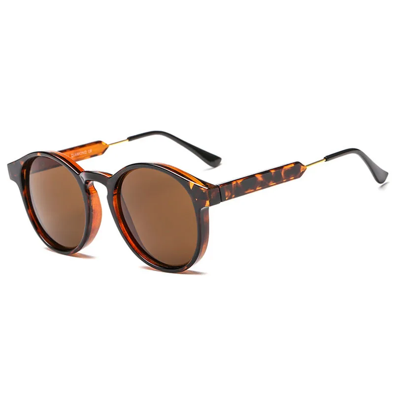 Retro Ronde Zonnebril Vrouwen Mannen Brand Design Transparante Vrouwelijke zonnebril Mannen Oculos De Sol Feminino Lunette Solei
Retro Ronde Zonnebril Vrouwen Mannen Brand Design Transparante Vrouwelijke zonnebril Mannen Oculos De Sol Feminino Lunette Solei