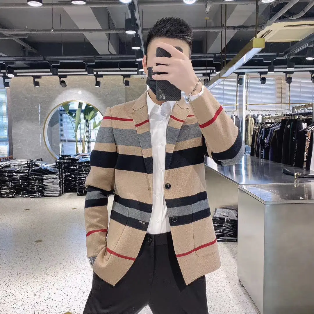Sweater Men's Fall 2021 New Fashion Casual Suit Slim Plaid Knitted Jacket Suit Jacket
Sweater Men's Fall 2021 New Fashion Casual Suit Slim Plaid Knitted Jacket Suit Jacket