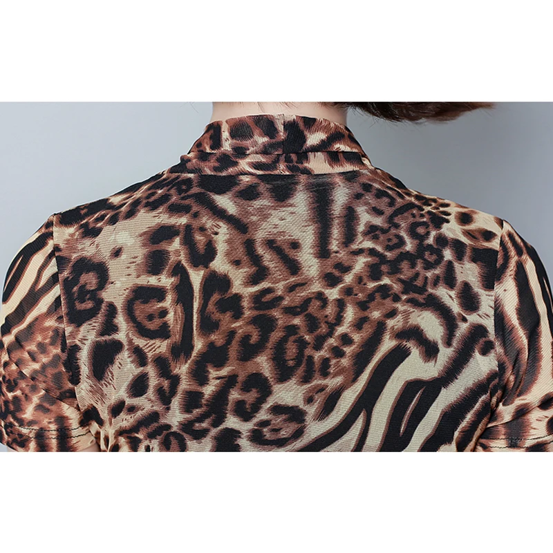 2020 new summer Leopard Short sleeve Tops Sexy Slim fit V-Neck Shirts women fashion temperament Print Tops Blouses women
2020 new summer Leopard Short sleeve Tops Sexy Slim fit V-Neck Shirts women fashion temperament Print Tops Blouses women