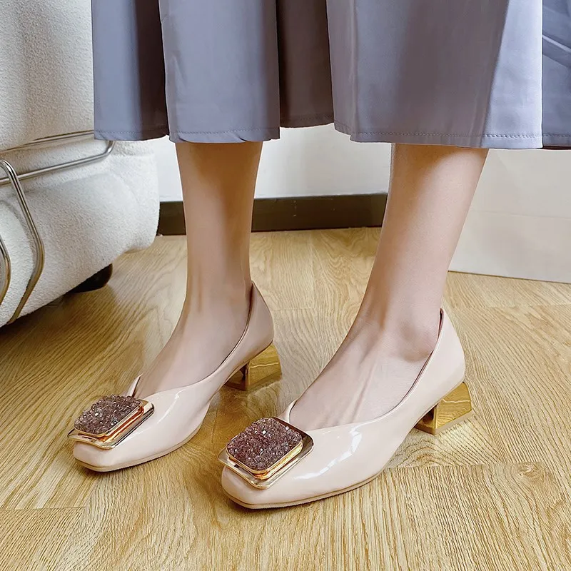 Low-heeled Pumps Women Patent Leather Shoes Candy Colors Casual Shoes Female Sweet Metal Buckle Boat Shoes Women 2021 NVXUE55 
Low-heeled Pumps Women Patent Leather Shoes Candy Colors Casual Shoes Female Sweet Metal Buckle Boat Shoes Women 2021 NVXUE55