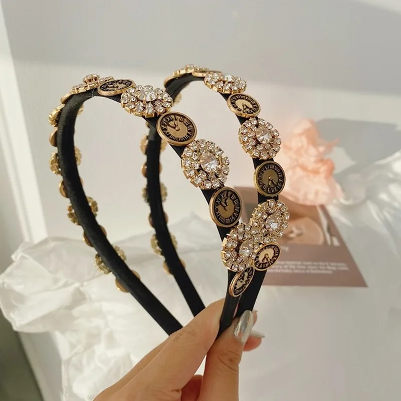 Vintage Rhinestone Clock Headband for Women Hair Accessories Geometric Hairbands for Girls Flower Crown Head Wrap Shiny Headwear
Vintage Rhinestone Clock Headband for Women Hair Accessories Geometric Hairbands for Girls Flower Crown Head Wrap Shiny Headwear