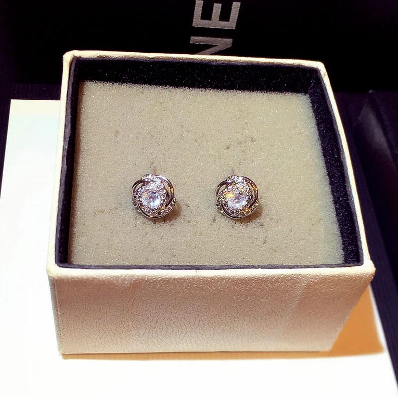 New Fashion Fine 14K Real Gold Round Crystal Earrings for Women High Quality Jewelry Shiny AAA Zircon S925 Silver Needle Gift
New Fashion Fine 14K Real Gold Round Crystal Earrings for Women High Quality Jewelry Shiny AAA Zircon S925 Silver Needle Gift