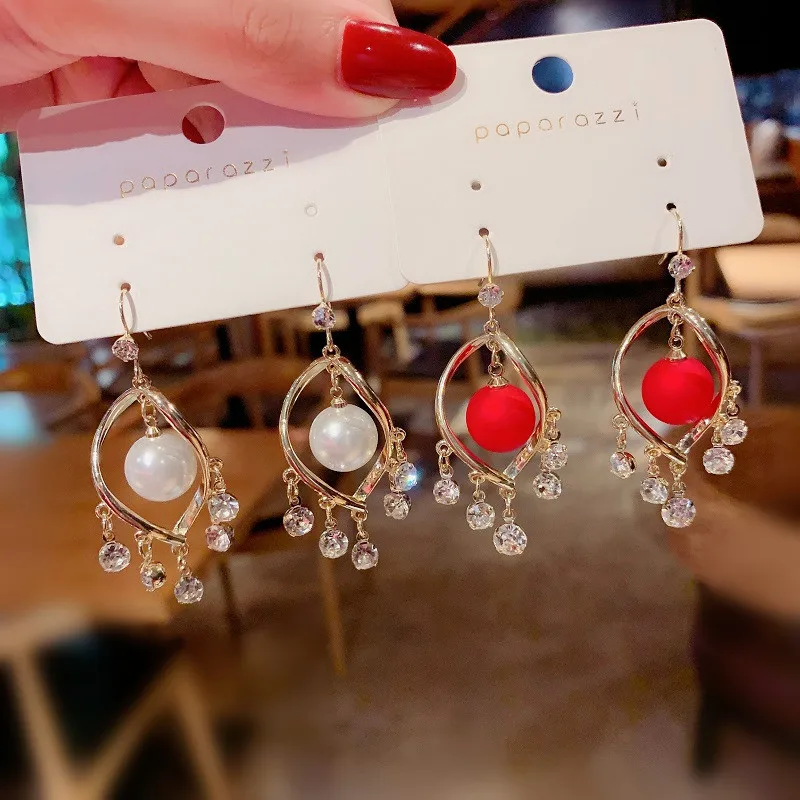 Fashion New Korean Temperament Fashion Opal Earrings Female Face Thin Super Flash Long Tassel Ear Hook Wholesale
Fashion New Korean Temperament Fashion Opal Earrings Female Face Thin Super Flash Long Tassel Ear Hook Wholesale