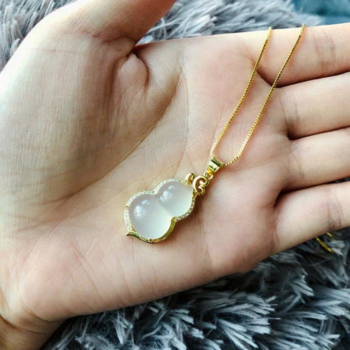 Original new diamond white chalcedony gourd pendant necklace elegant charm creative retro female silver jewelry
Original new diamond white chalcedony gourd pendant necklace elegant charm creative retro female silver jewelry