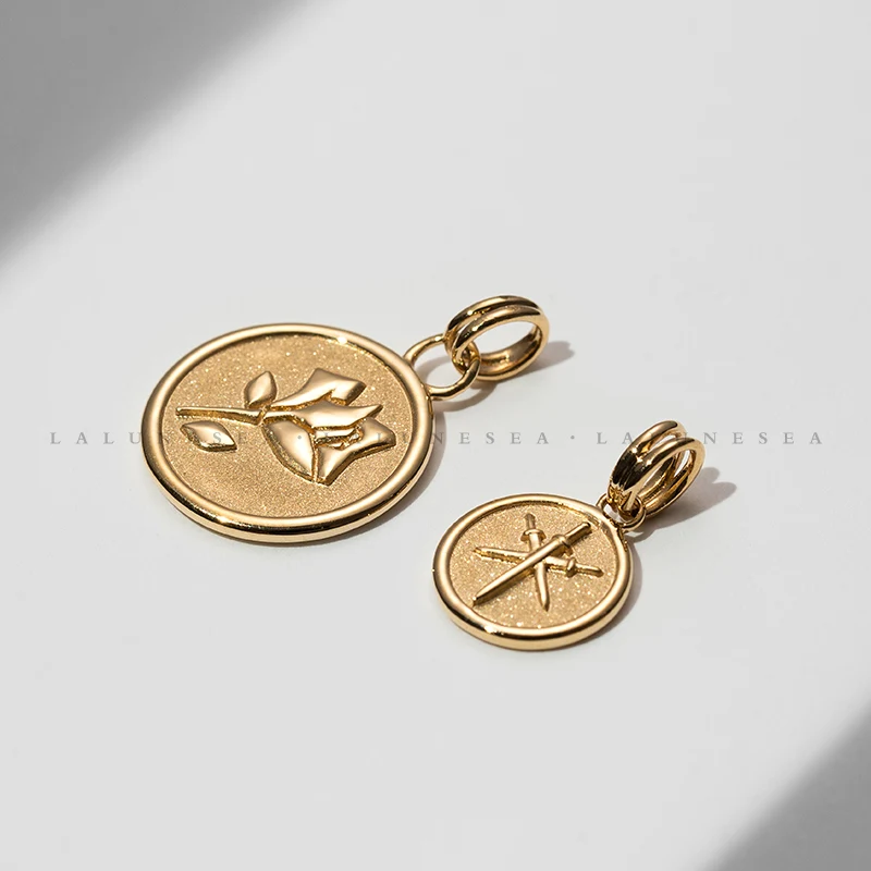 2021 S925 Sterling Silver Sword Rose 18K Gold-Plating Retro Gold Coin New Light Luxury Statement Design Pendant Necklace Female
2021 S925 Sterling Silver Sword Rose 18K Gold-Plating Retro Gold Coin New Light Luxury Statement Design Pendant Necklace Female
