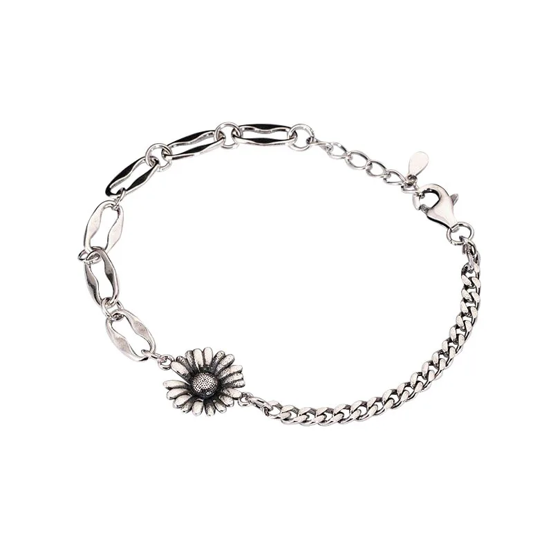 

Thai Silver Vintage S925 Sterling Silver Bracelet Female Student Cool Stitching Chain Sweet Daisy Hand Jewelry