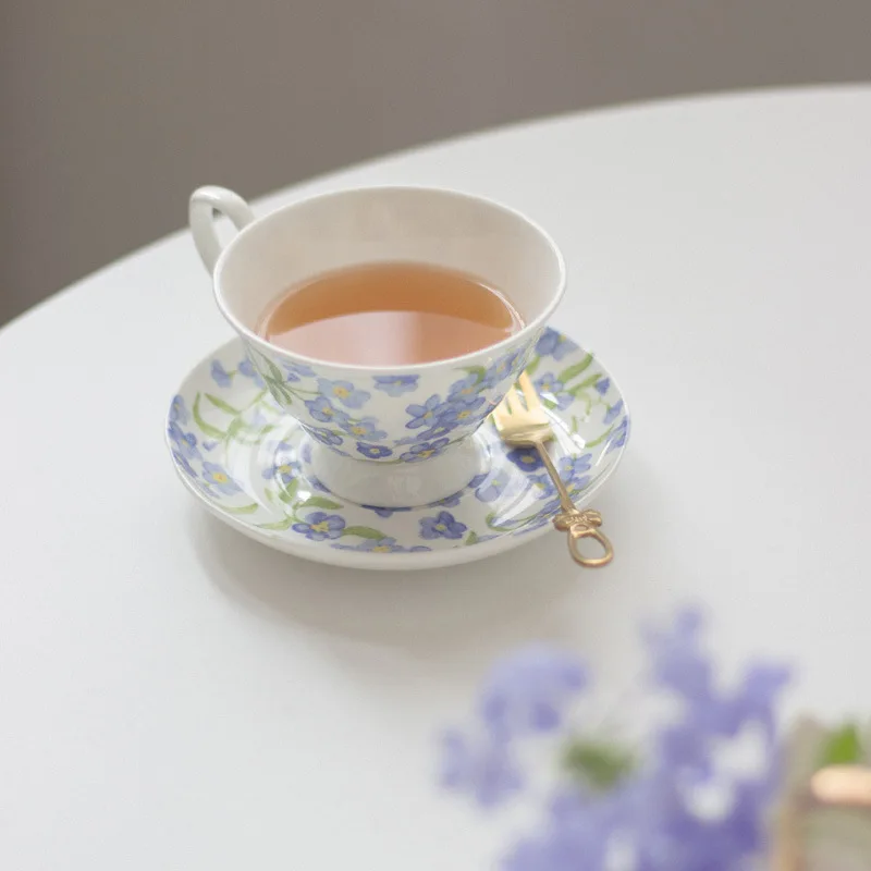 200ml Europe Noble Bone China Espresso Cup Saucer Set Luxury Ceramic Mug Top-grade Porcelain Tea Cup Cafe Party Drinkware tazas
200ml Europe Noble Bone China Espresso Cup Saucer Set Luxury Ceramic Mug Top-grade Porcelain Tea Cup Cafe Party Drinkware tazas
