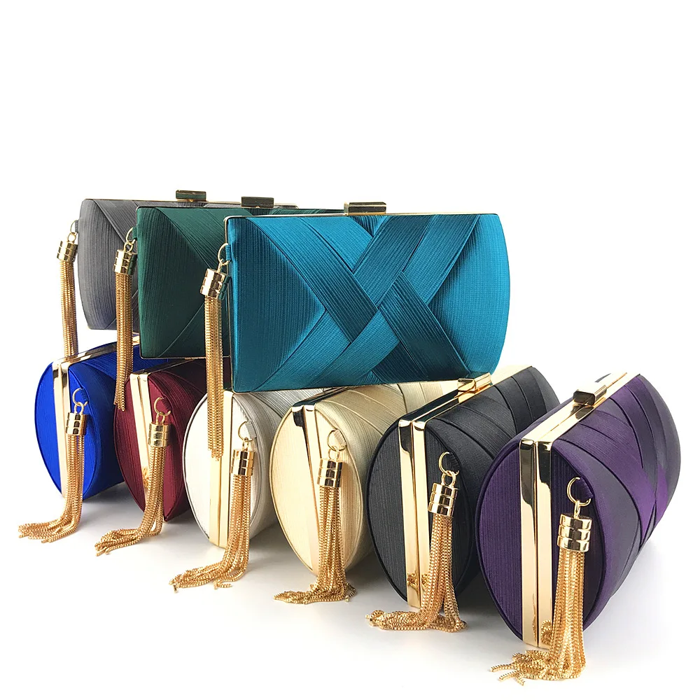 New 2021 Fashion Trend Tassel Handbag Personality Silk Women Bag Dinner Luxury Temperament Hand Bag
New 2021 Fashion Trend Tassel Handbag Personality Silk Women Bag Dinner Luxury Temperament Hand Bag