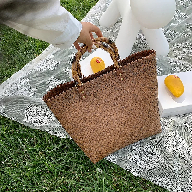 Casual Rattan Handbags for Women 2021 New Bamboo Handle Wicker Woven Hand Bag Summer Beach Lady Large Totes Female Travel Sac
Casual Rattan Handbags for Women 2021 New Bamboo Handle Wicker Woven Hand Bag Summer Beach Lady Large Totes Female Travel Sac