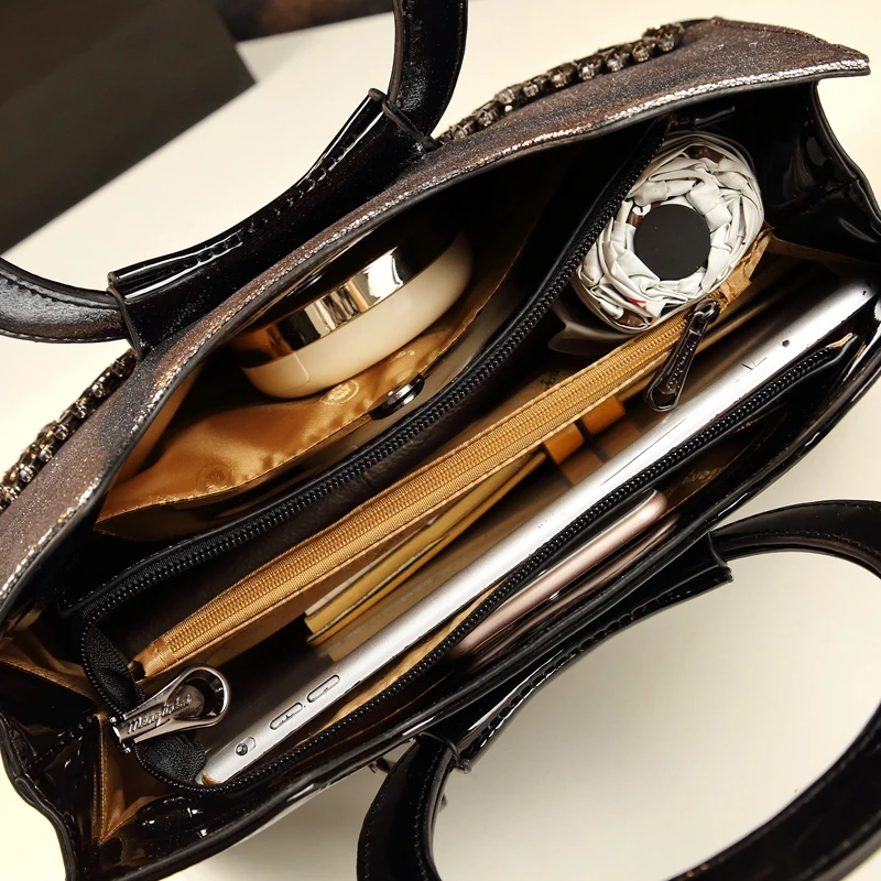 ICEV new fashion large capacity women's leather handbags designer high quality patent leather messenger bag ladies office clutch
ICEV new fashion large capacity women's leather handbags designer high quality patent leather messenger bag ladies office clutch