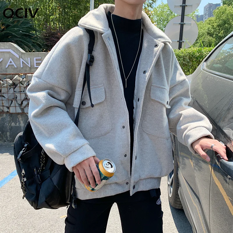 Winter Thick Shorts Woolen Coat Men's Warm Fashion Solid Color Casual Woolen Jacket Men Streetwear Loose Korean Woolen Coat Mens
Winter Thick Shorts Woolen Coat Men's Warm Fashion Solid Color Casual Woolen Jacket Men Streetwear Loose Korean Woolen Coat Mens