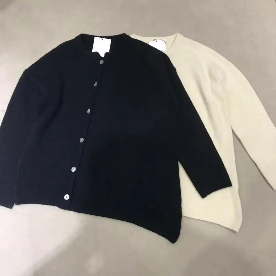 Women Sweater Wool Autumn/ Winter New Loose Diagonal Button Asymmetric Sweater
Women Sweater Wool Autumn/ Winter New Loose Diagonal Button Asymmetric Sweater