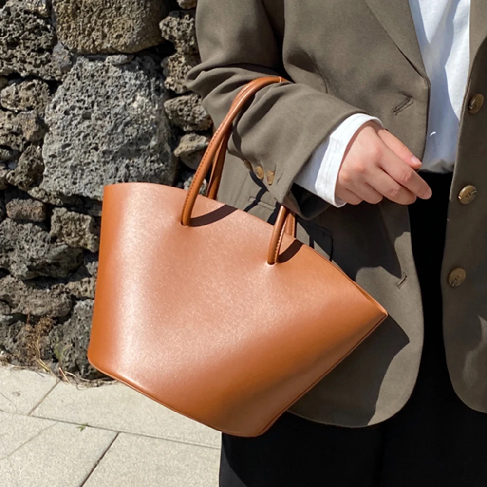 Simple Large Capacity Tote Bucket Bag Women Handbags Korean Style Designer Solid Color Shoulder Bags for Women 2021 Purse Clutch
Simple Large Capacity Tote Bucket Bag Women Handbags Korean Style Designer Solid Color Shoulder Bags for Women 2021 Purse Clutch