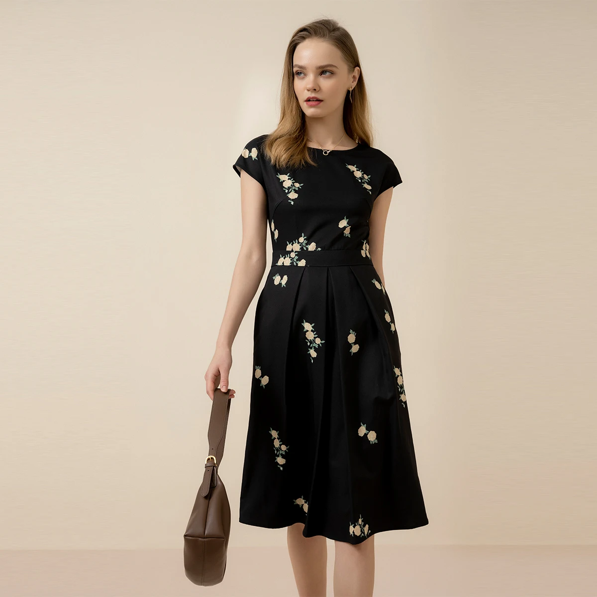 Casual black high-waist printed dress elegant a-line summer dress female with belt office ladies O-neck dress
Casual black high-waist printed dress elegant a-line summer dress female with belt office ladies O-neck dress