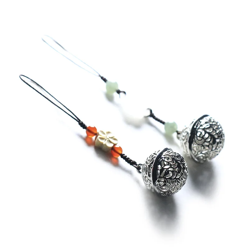 Retro wind bell mobile phone chain cute hollow bell palace bell mobile phone pendant Chinese wind bag hanging U disk pendant
Retro wind bell mobile phone chain cute hollow bell palace bell mobile phone pendant Chinese wind bag hanging U disk pendant