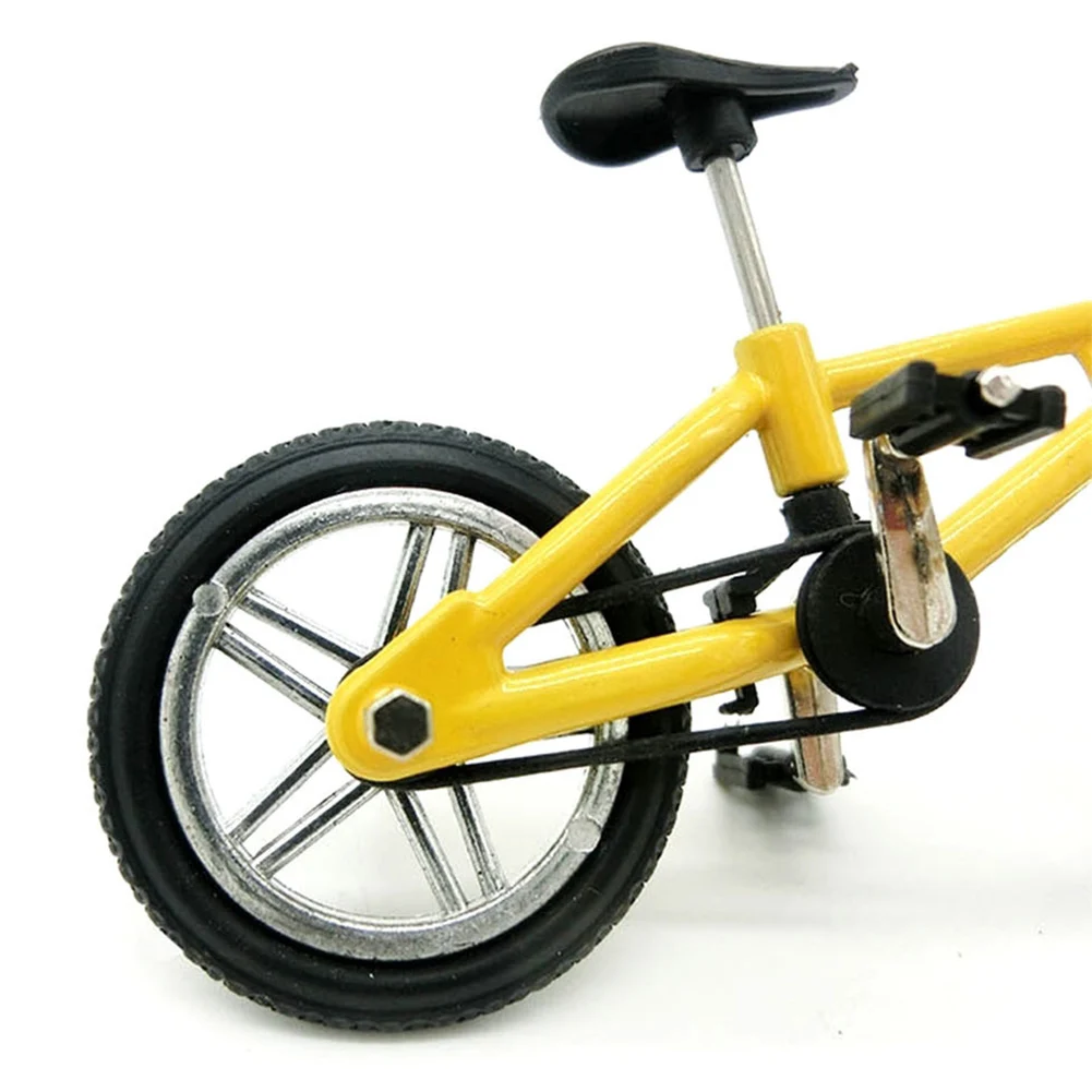 Entertainment Simulation Bikes For Kids Mini Finger Skateboard Set Removable Vigor Board Desktop Party Favors Educational Toy 
Entertainment Simulation Bikes For Kids Mini Finger Skateboard Set Removable Vigor Board Desktop Party Favors Educational Toy