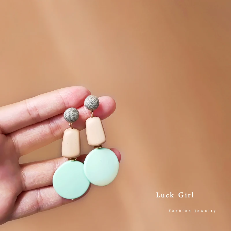 Mihan S925 needle Modern Jewelry Resin Earrings Popular Design Vintage Temperament Pink Green Blue Drop Earrings For Women Gifts
Mihan S925 needle Modern Jewelry Resin Earrings Popular Design Vintage Temperament Pink Green Blue Drop Earrings For Women Gifts