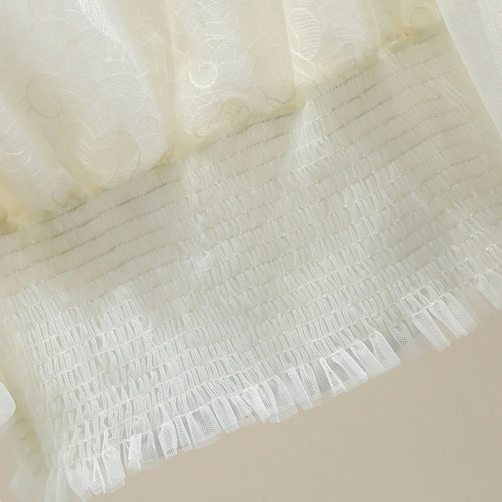 Blouse Retro Lantern Sleeve Diamond Bow Decoration Sweet Doll Collar Embroidered Bouquet Waist Thin All-match Lace Shirts Tops
Blouse Retro Lantern Sleeve Diamond Bow Decoration Sweet Doll Collar Embroidered Bouquet Waist Thin All-match Lace Shirts Tops