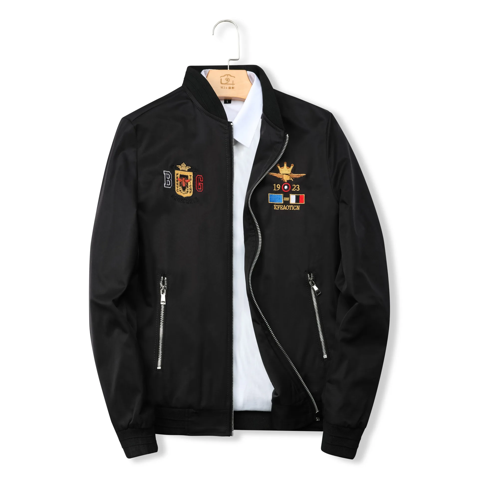 2021 Men's Spring and Autumn Fashion Jacket Men's Zipper Slim Stand Collar Long Sleeve Letter Embroidery Casual Jacket
2021 Men's Spring and Autumn Fashion Jacket Men's Zipper Slim Stand Collar Long Sleeve Letter Embroidery Casual Jacket