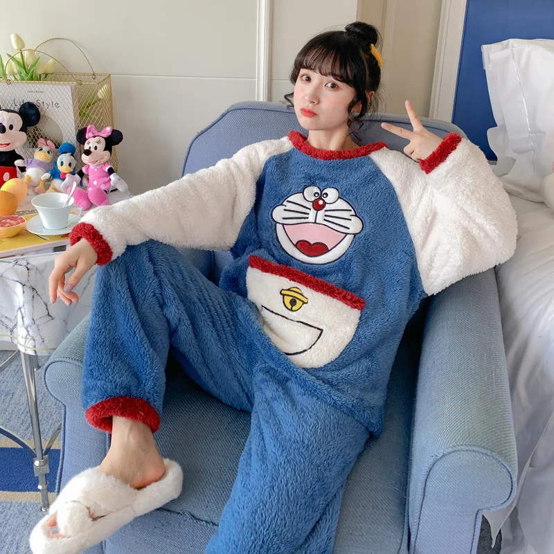Пижама Doraemon, женский зимний новый плюшевый костюм с круглым вырезом, милая мультяшная Домашняя одежда, одежда для ролевых игр
Пижама Doraemon, женский зимний новый плюшевый костюм с круглым вырезом, милая мультяшная Домашняя одежда, одежда для ролевых игр
