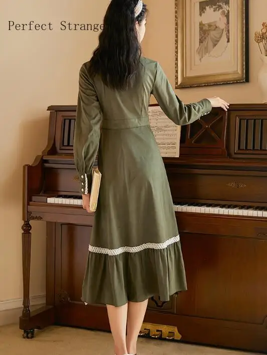 2019 Autumn Winter New Arrival Retro Hot Sale V Colla Solid Color Deer Velvet Woman Long Dress Green 
2019 Autumn Winter New Arrival Retro Hot Sale V Colla Solid Color Deer Velvet Woman Long Dress Green