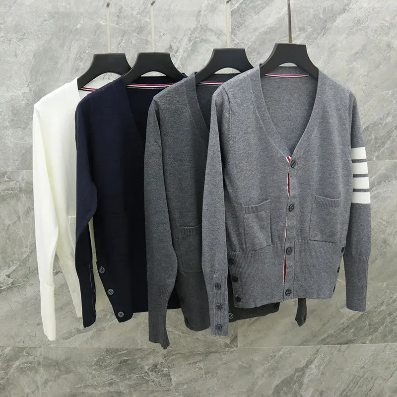 2021 Sweaters Women Slim Fit V-Neck Cardigans Clothing Striped Cotton Spring and Autumn Casual Coat
2021 Sweaters Women Slim Fit V-Neck Cardigans Clothing Striped Cotton Spring and Autumn Casual Coat