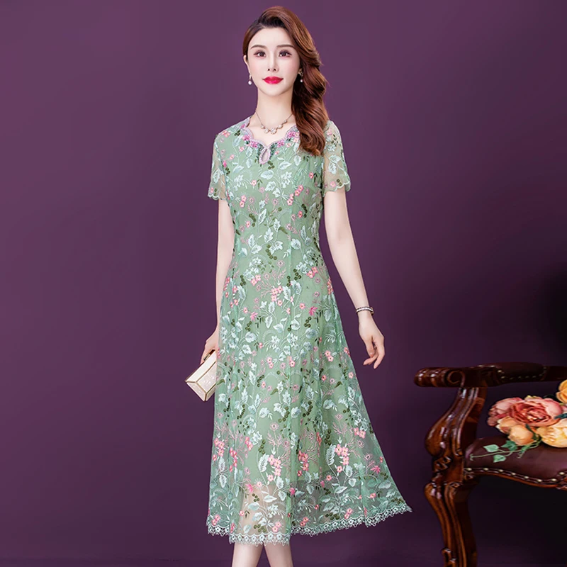 2021 Summer Elegant Mother Vestidos Party Dress Green Embrodery Short Sleeve Plus Size Xxxxxl Dresses Woman Party Night Robe
2021 Summer Elegant Mother Vestidos Party Dress Green Embrodery Short Sleeve Plus Size Xxxxxl Dresses Woman Party Night Robe