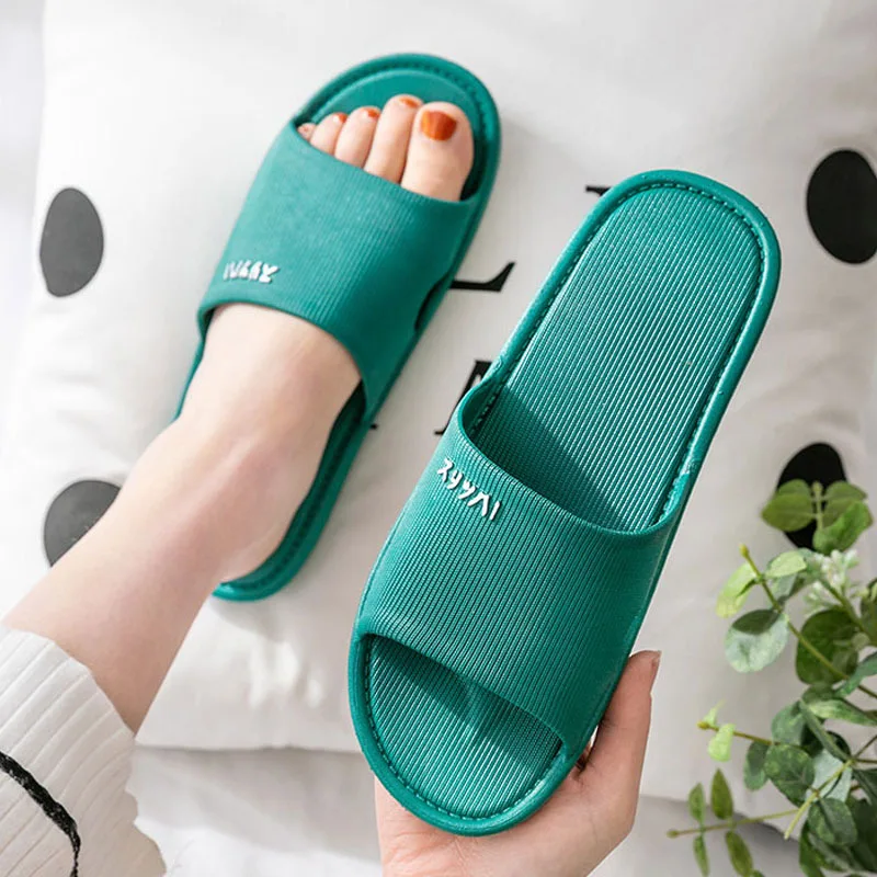 Mdmupaogit Unisex Soft Bathroom Home Slippers Women Shoes Summer Couple Indoor Sandals Fashion Non-slip Casual Flip Flop Shoes 
Mdmupaogit Unisex Soft Bathroom Home Slippers Women Shoes Summer Couple Indoor Sandals Fashion Non-slip Casual Flip Flop Shoes