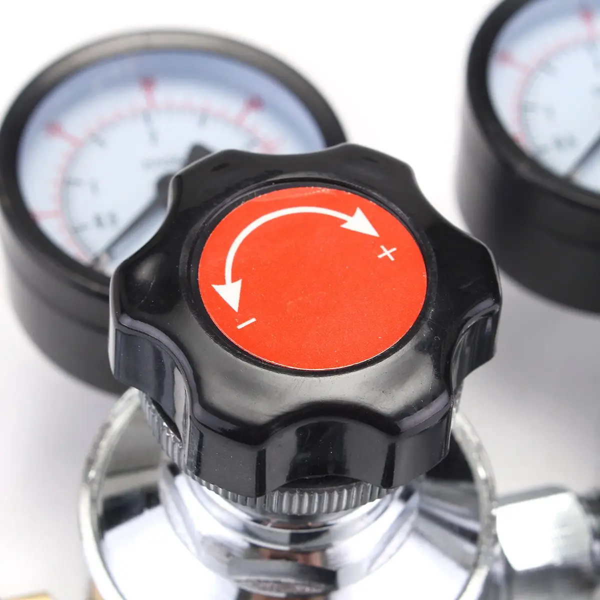 3Gauge CO2 Gas Bottle Regulator Carbon Dioxide CO2 Regulators Pressure Reducer 2 Pressures With 3/16'' Barbed Shuttoff Valve
3Gauge CO2 Gas Bottle Regulator Carbon Dioxide CO2 Regulators Pressure Reducer 2 Pressures With 3/16'' Barbed Shuttoff Valve
