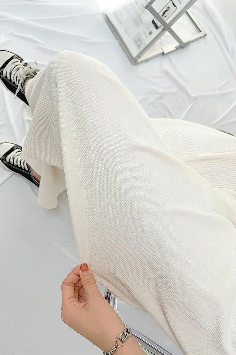 2021 ice silk wide-leg pants women's summer high waist drape straight loose and thin wild white casual mopping pants
2021 ice silk wide-leg pants women's summer high waist drape straight loose and thin wild white casual mopping pants